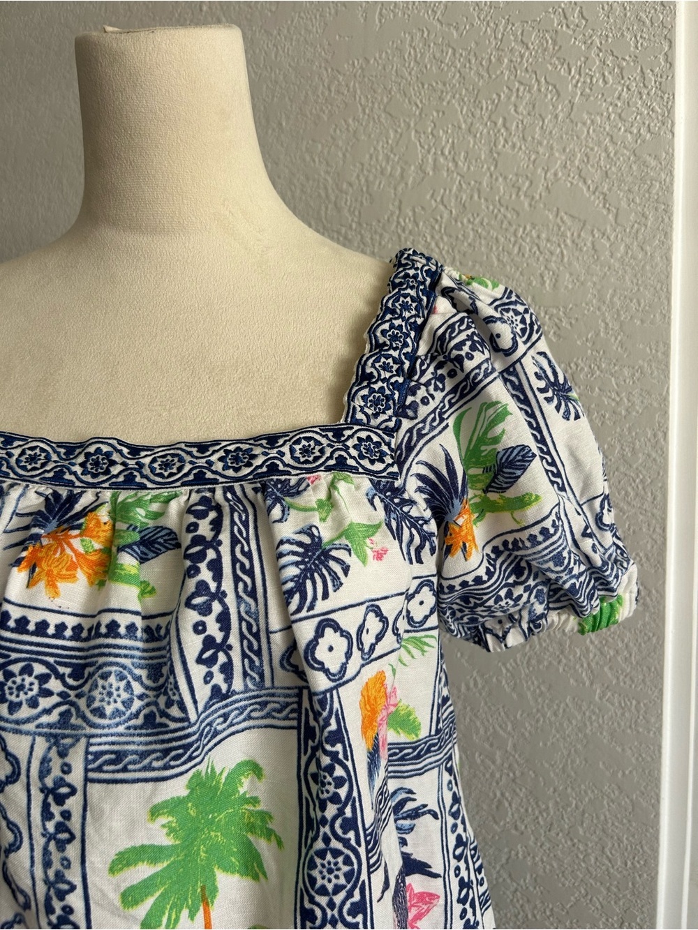 Tori Richard Linen Blend Island Collective Hayden Tropical Print Blouse Top - Picture 2 of 7
